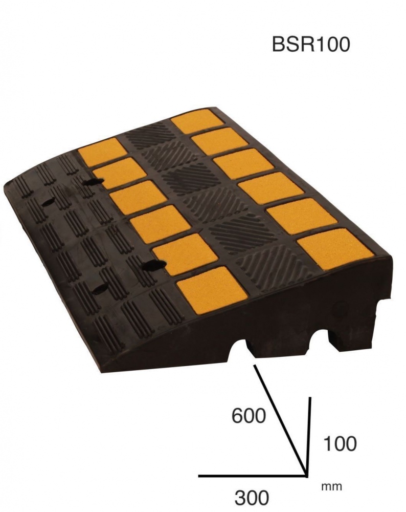 Gờ dốc lên vỉa hè cao su Crash Stop BSR100 600x300x100 mm tải trọng lên đến 40 tấn