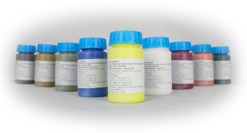 Bút sơn phủ bóng Alkyd 50 ml kèm cọ quét.