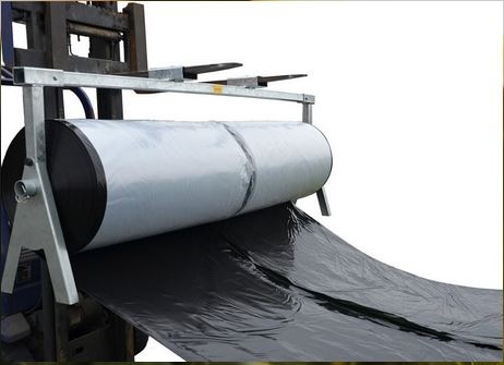 Thiết bị xả cuộn màng ủ thức ăn xanh nhẹ nhàng cho cuộn từ 8 đến 14 mét